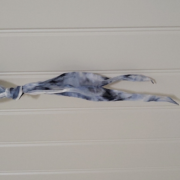 Madewell Tapered Long Skinny Bandana - sunfaded indigo multi - Picture 3 of 4